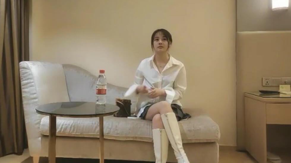 美女脱衣服视频软件-国产精品综合-成人AV