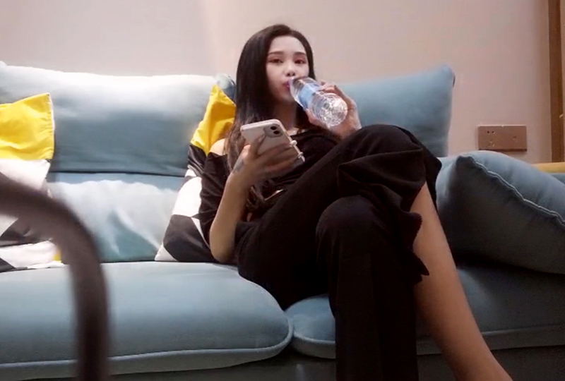 女仆裸乳给主人吃奶动漫视频-男女无套-成人AV