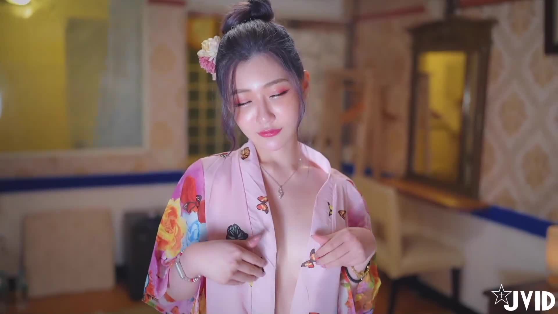 裸体美女白虎BB按摩视屏-国产蜜臀av在线一区尤物-成人AV