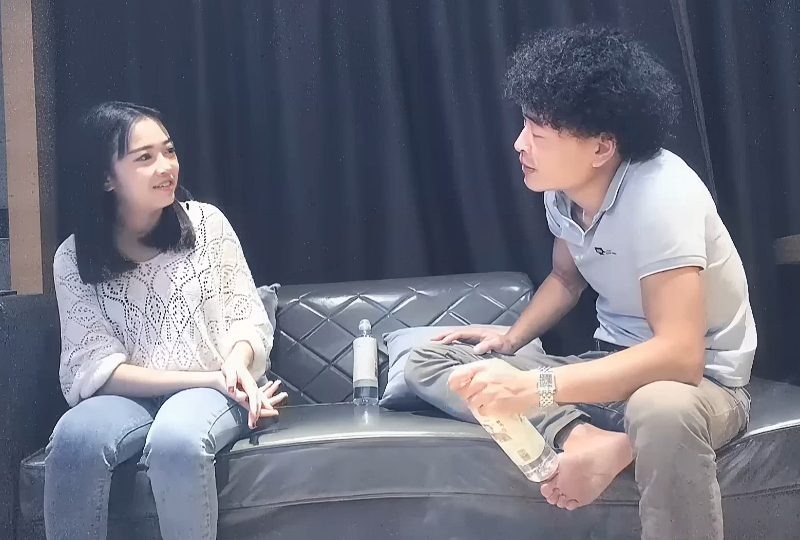 老赵揉着秦雨琴的双乳-亚洲另类视频在线观看-成人AV