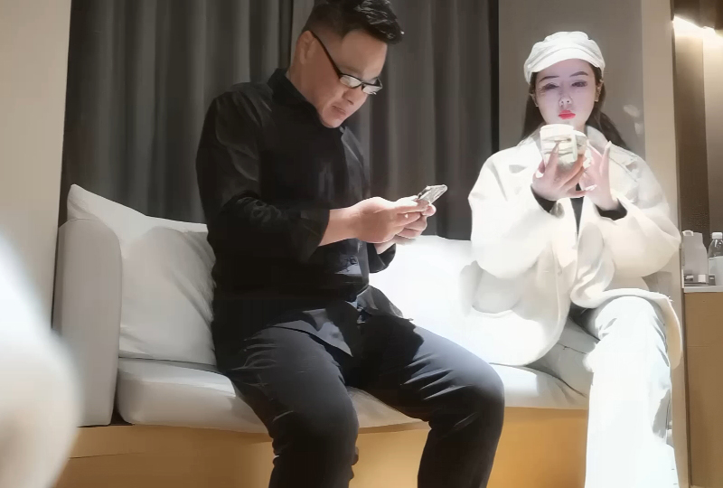 少妇乳大丰满诱人2-久久蜜桃av一区精品变态类天堂-成人AV